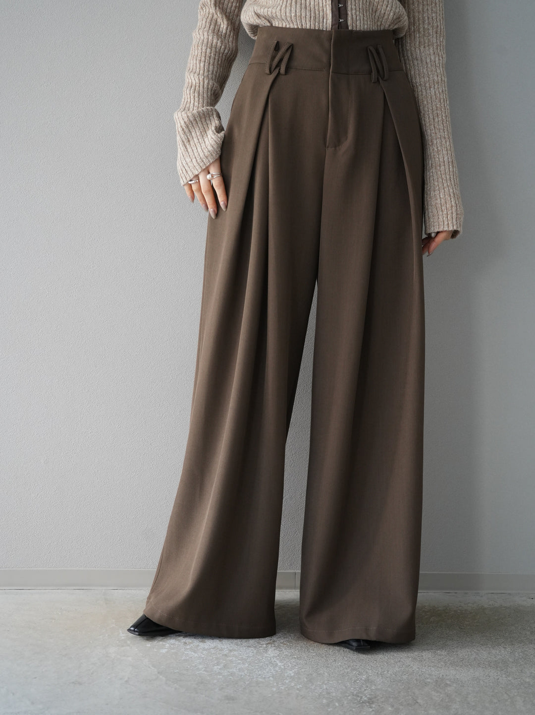 【預訂】皮帶設計收腰寬褲/摩卡