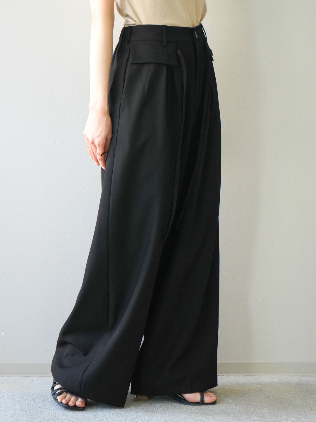 [予約]ドロストデザインワイドスラックス/black