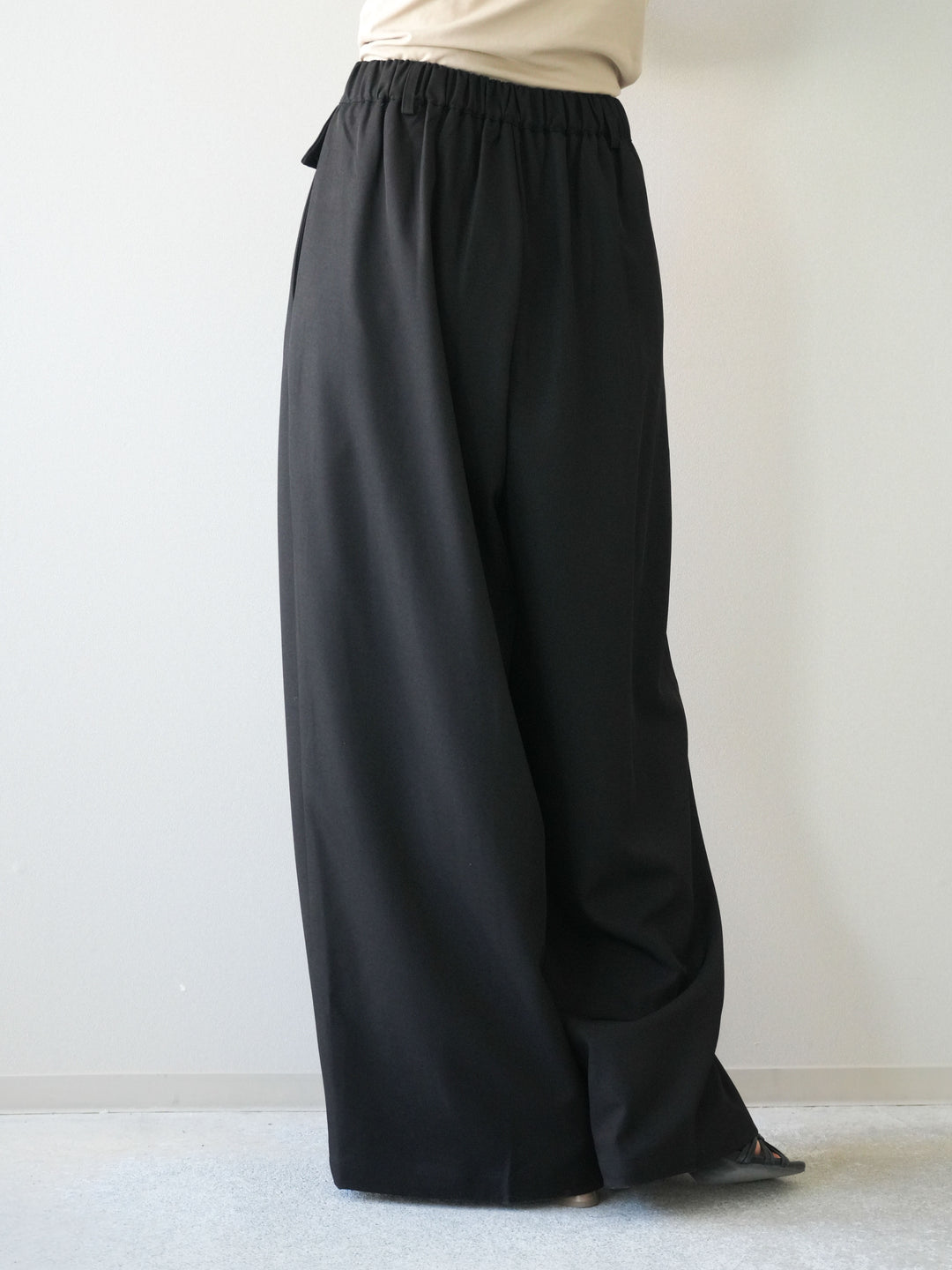 [予約]ドロストデザインワイドスラックス/black