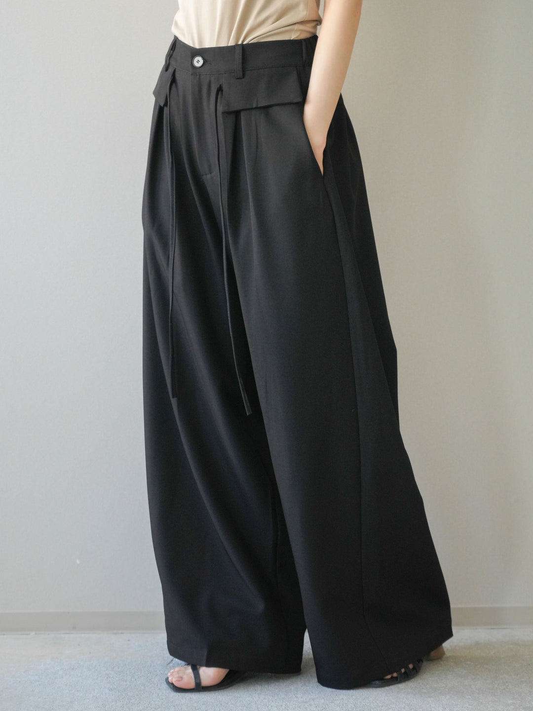 [予約]ドロストデザインワイドスラックス/black