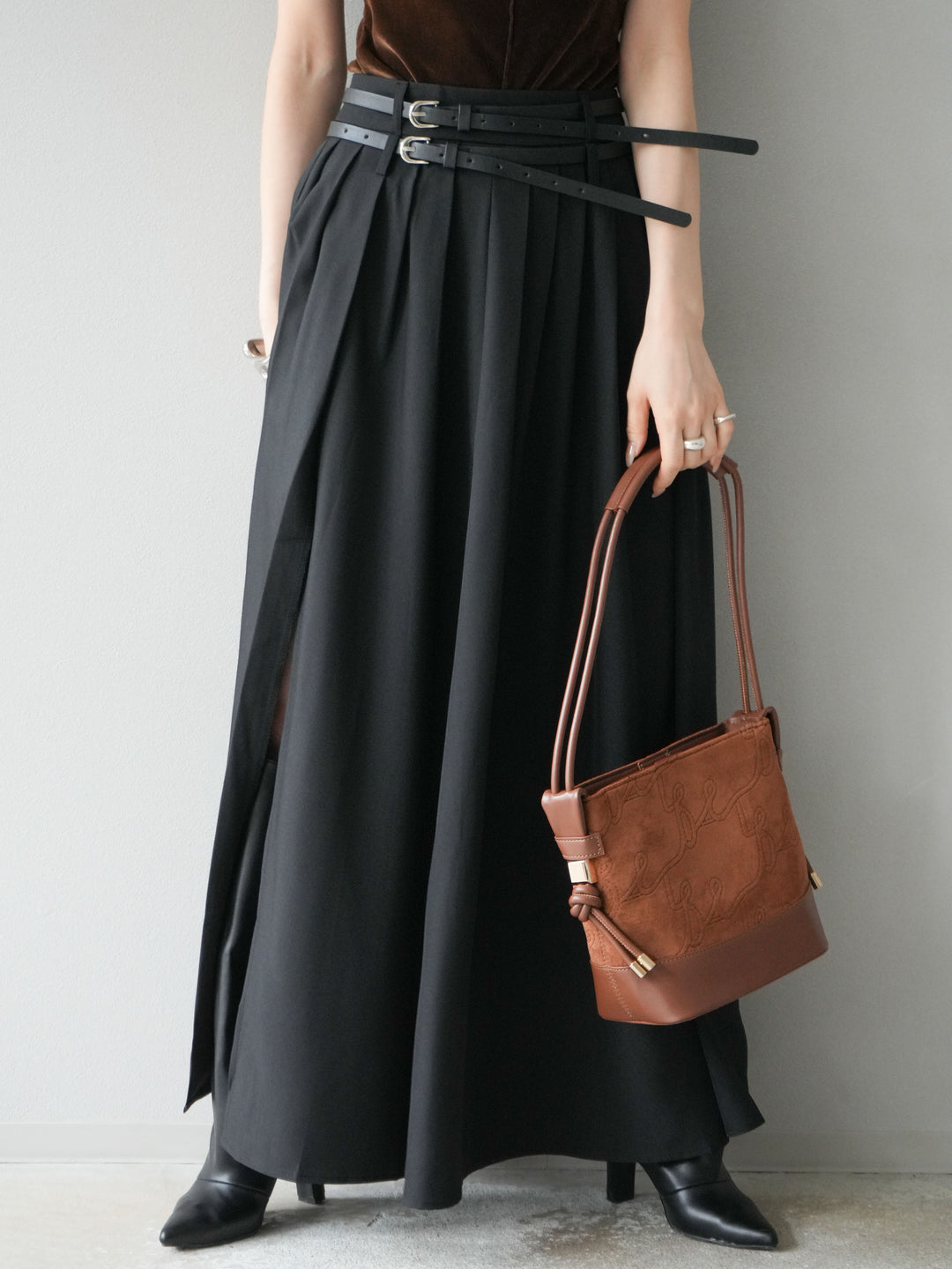 [予約]エステルプリーツスリットスカート/ブラック