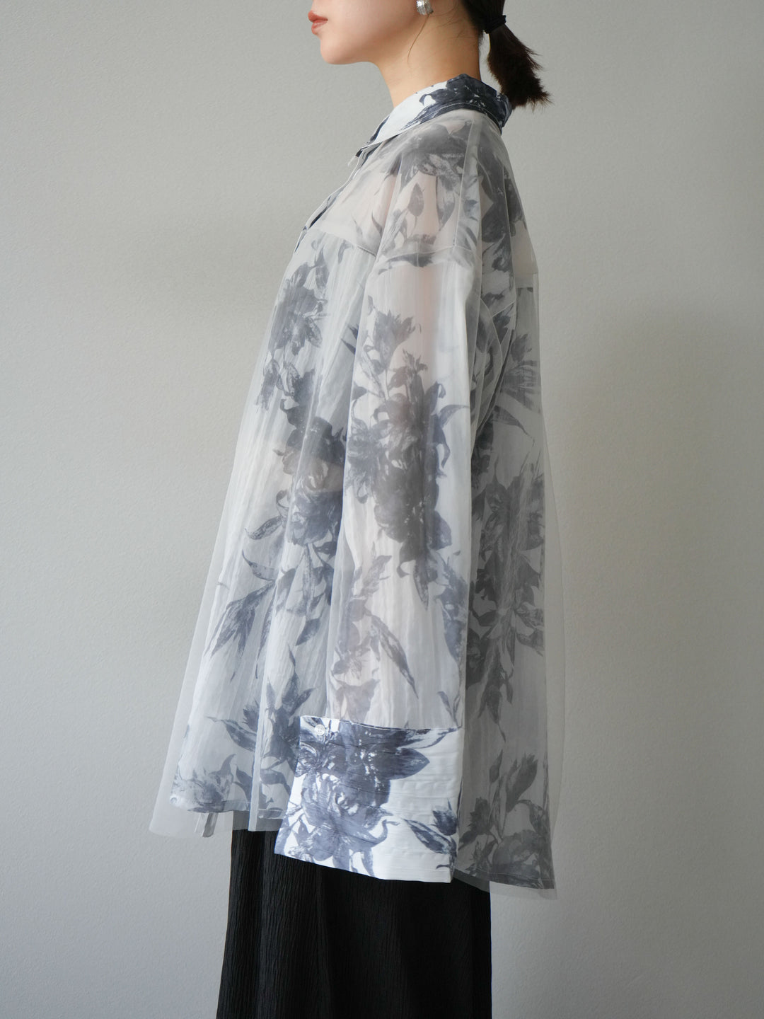 [予約]チュールドッキングフラワー柄オーバーサイズシャツ/グレー