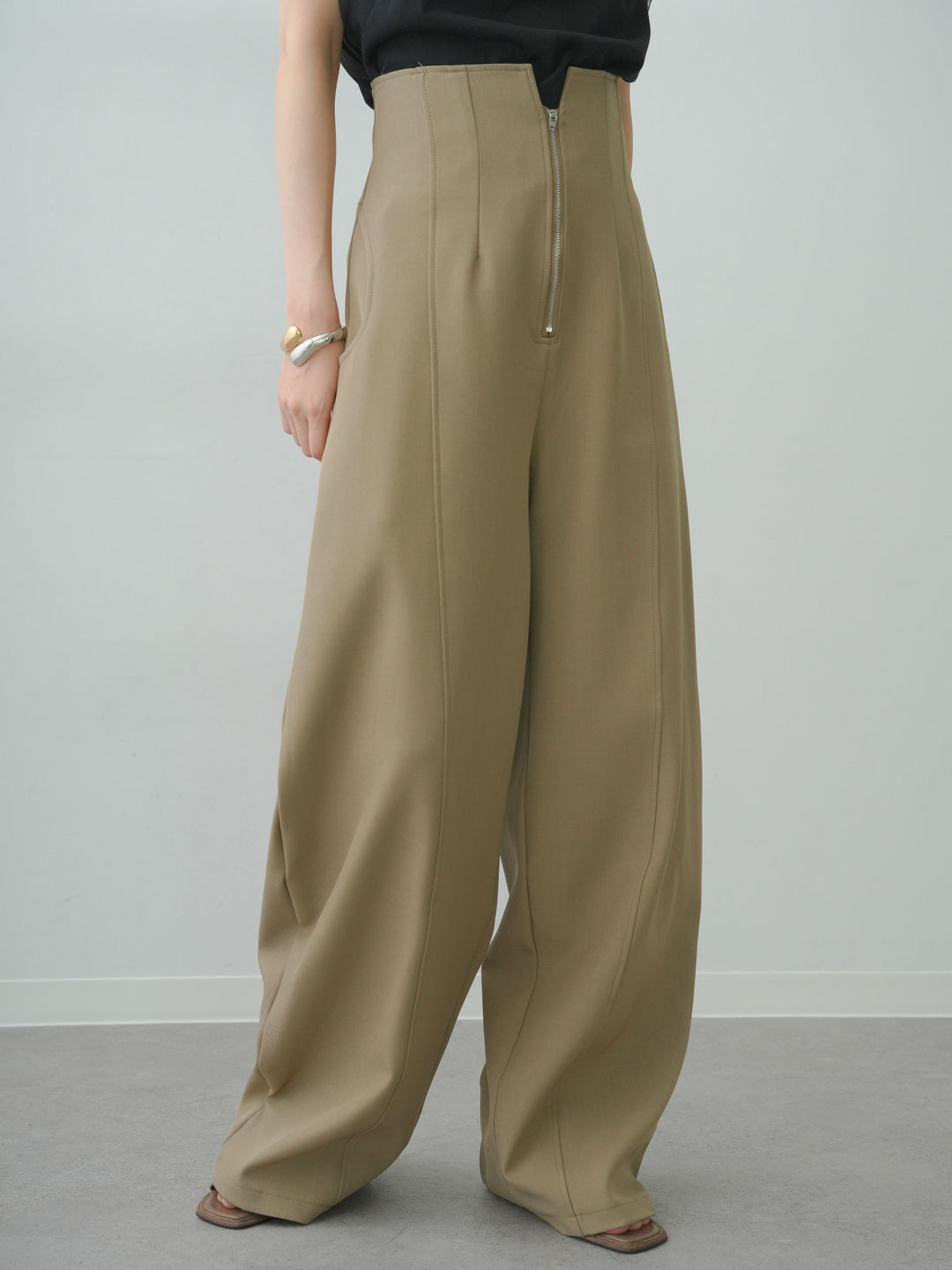 [予約]ハイウエストカーブレッグパンツ/beige