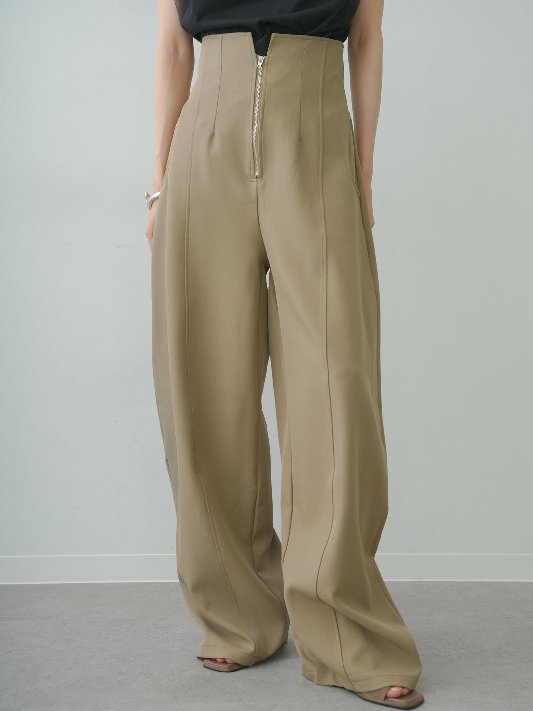 [予約]ハイウエストカーブレッグパンツ/beige