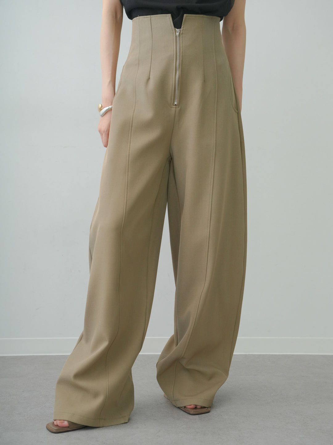 [予約]ハイウエストカーブレッグパンツ/beige