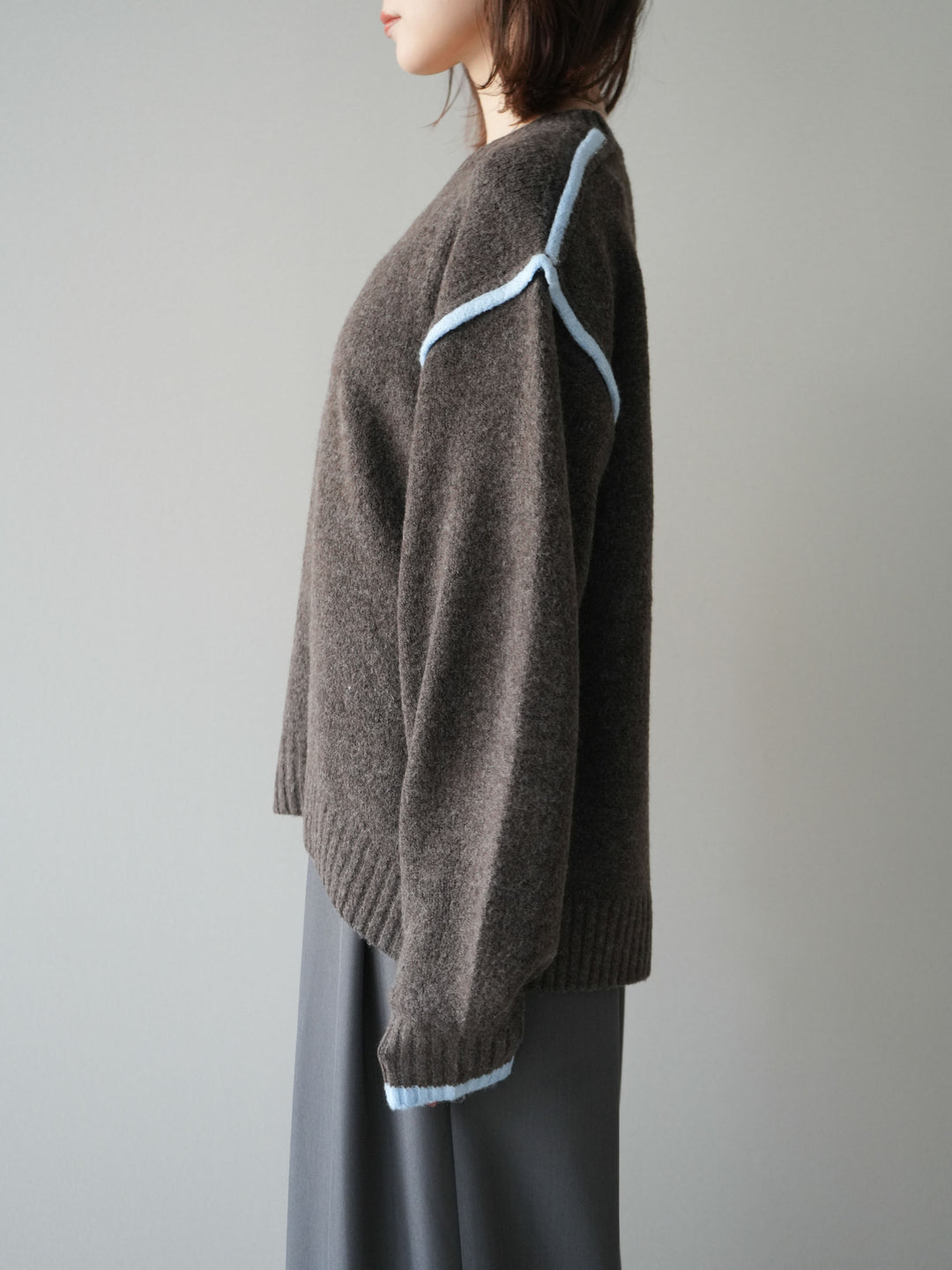 [予約]バイカラーパイピングニットプルオーバー/brown