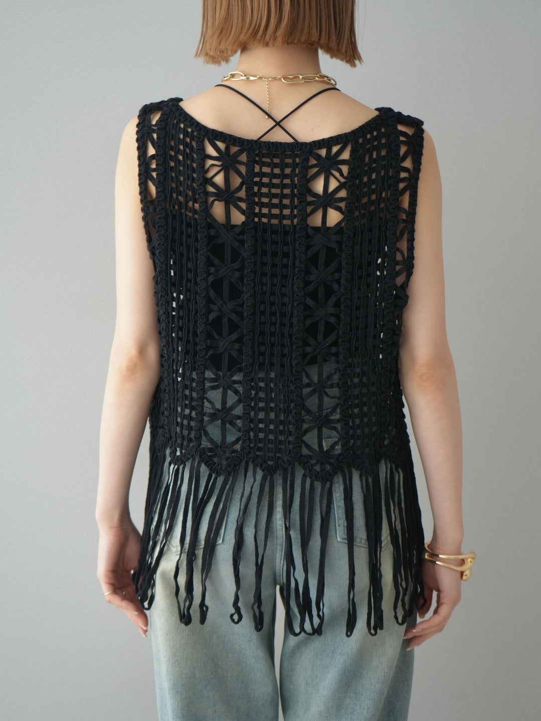 [予約]クロシェフリンジノースリーブトップス/ブラック