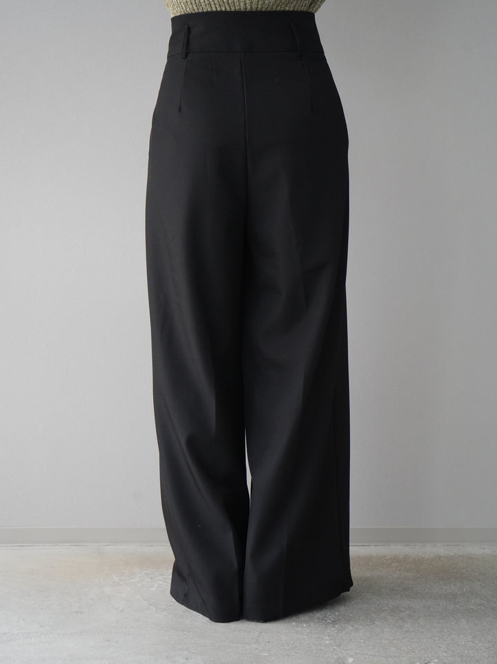 【預購】皮帶設計收口寬褲/黑