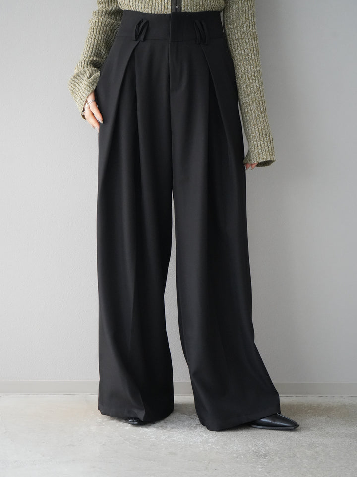 【預購】皮帶設計收口寬褲/黑