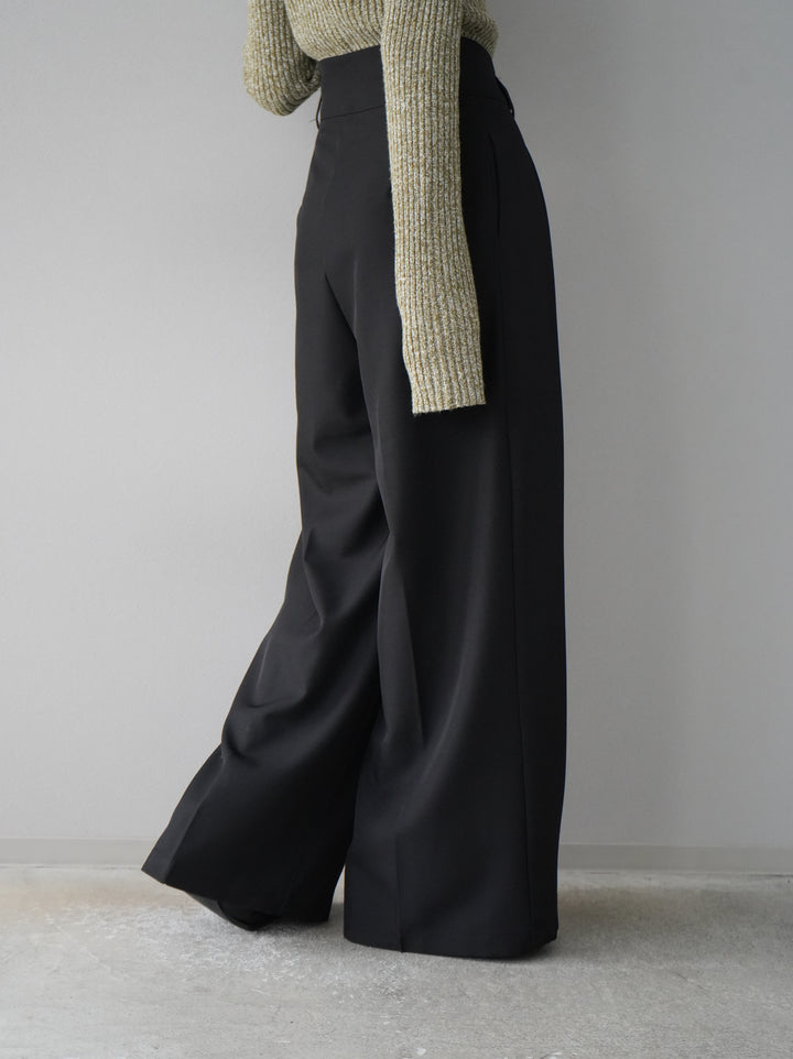 【預購】皮帶設計收口寬褲/黑