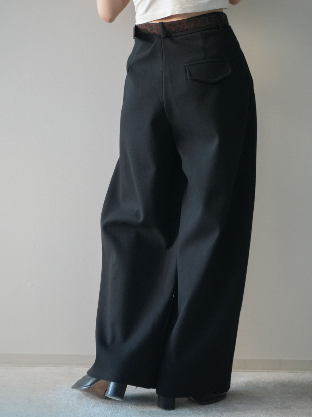 [予約]アニマル柄ベルト付きウールタッチワイドパンツ/black