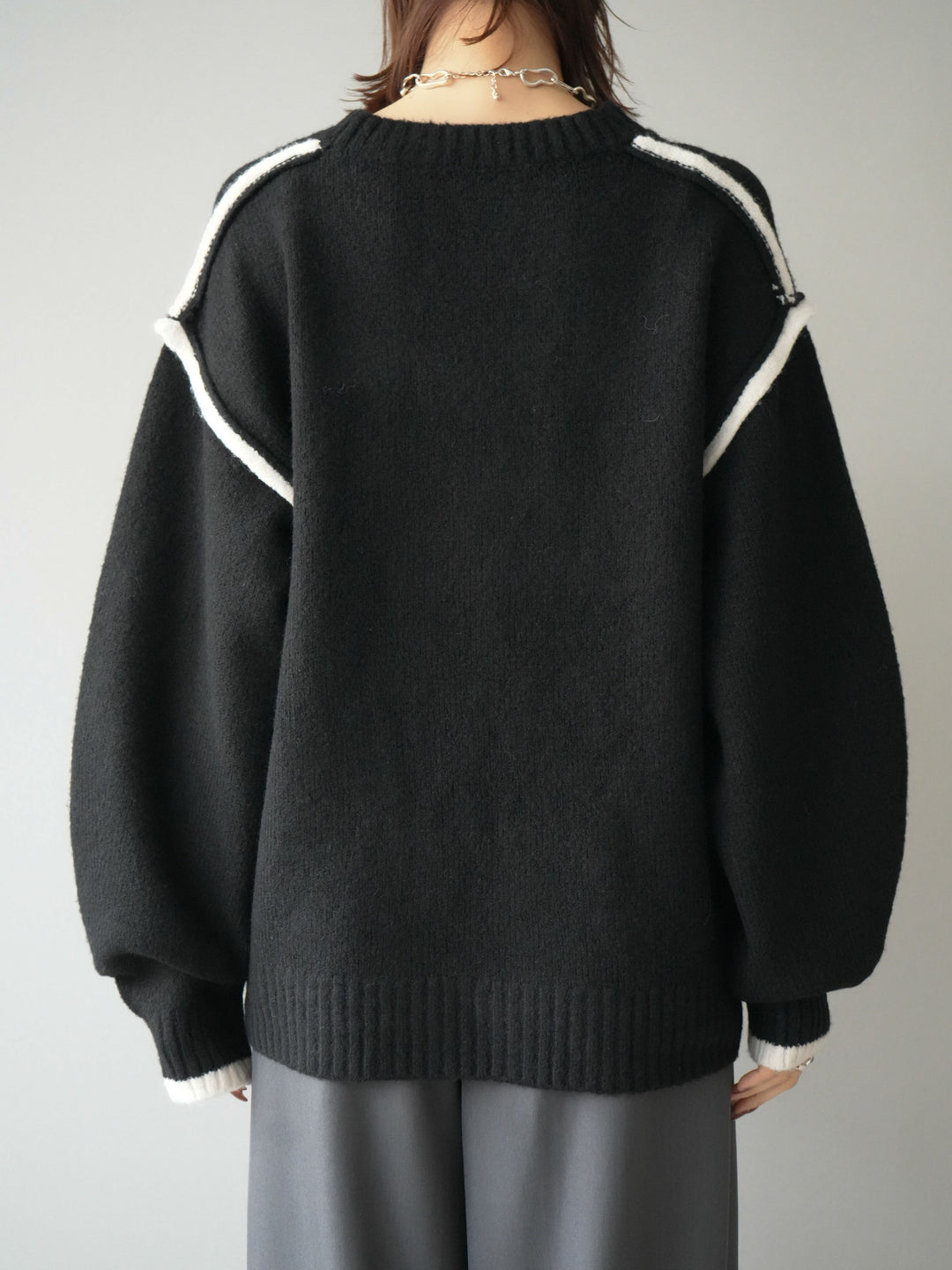 [予約]バイカラーパイピングニットプルオーバー/black