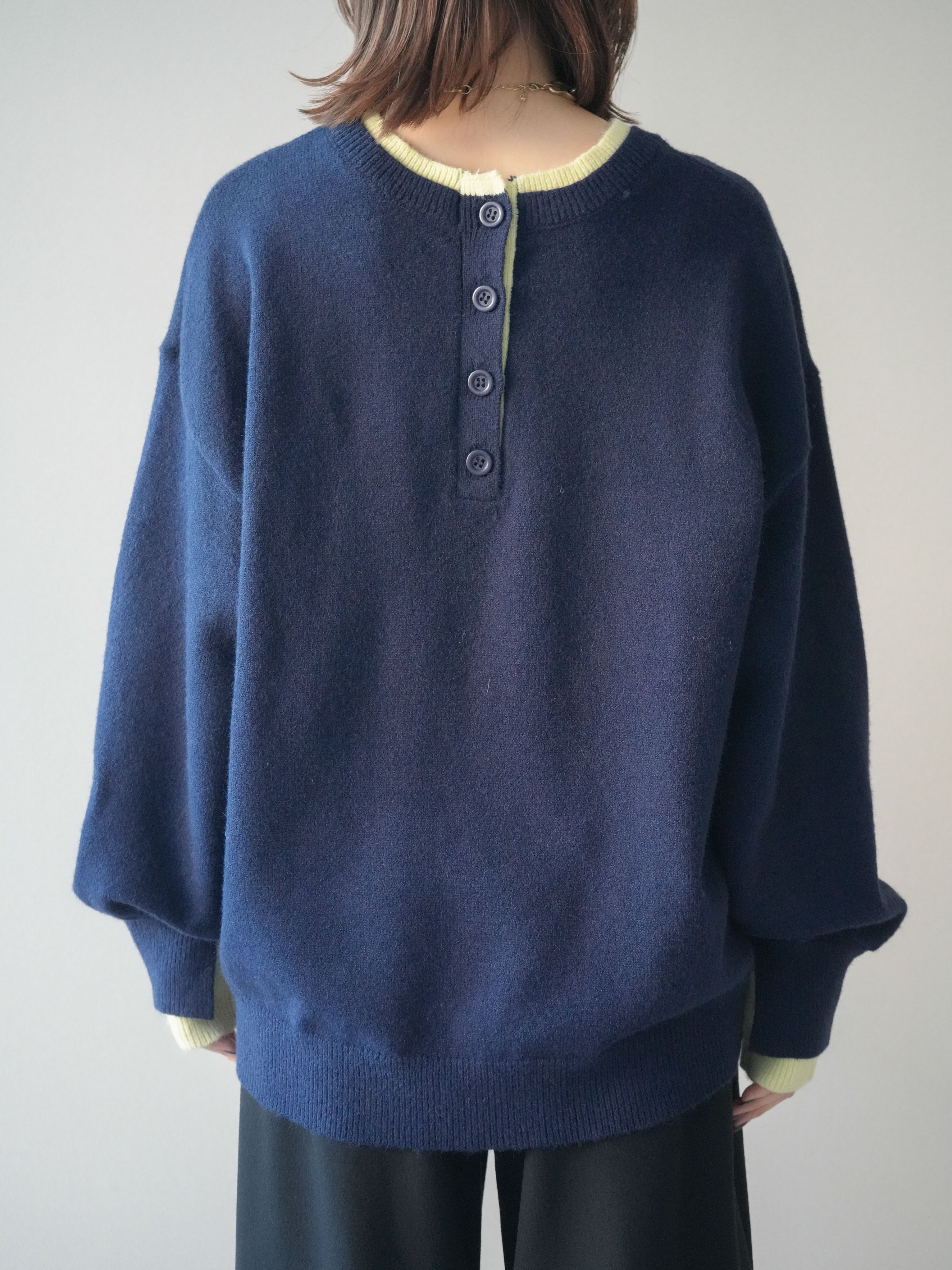 予約]ヘンリーネック配色レイヤードニットプルオーバー/navy – Lumier