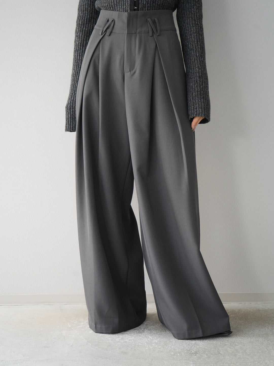 【預購】皮帶設計收腰寬褲/灰