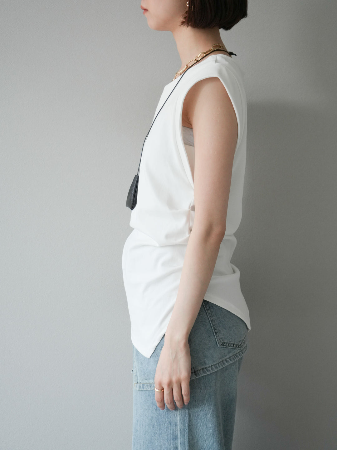 [予約]サイドギャザーTシャツ＆巾着レザーネックレスSET /ホワイト