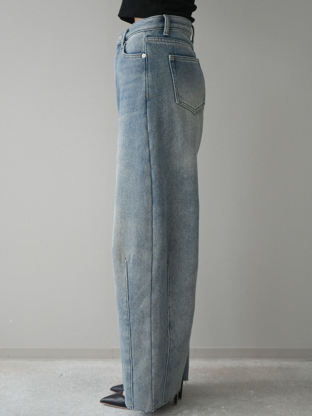 [予約]裏起毛カットオフカーブデニムパンツ/blue