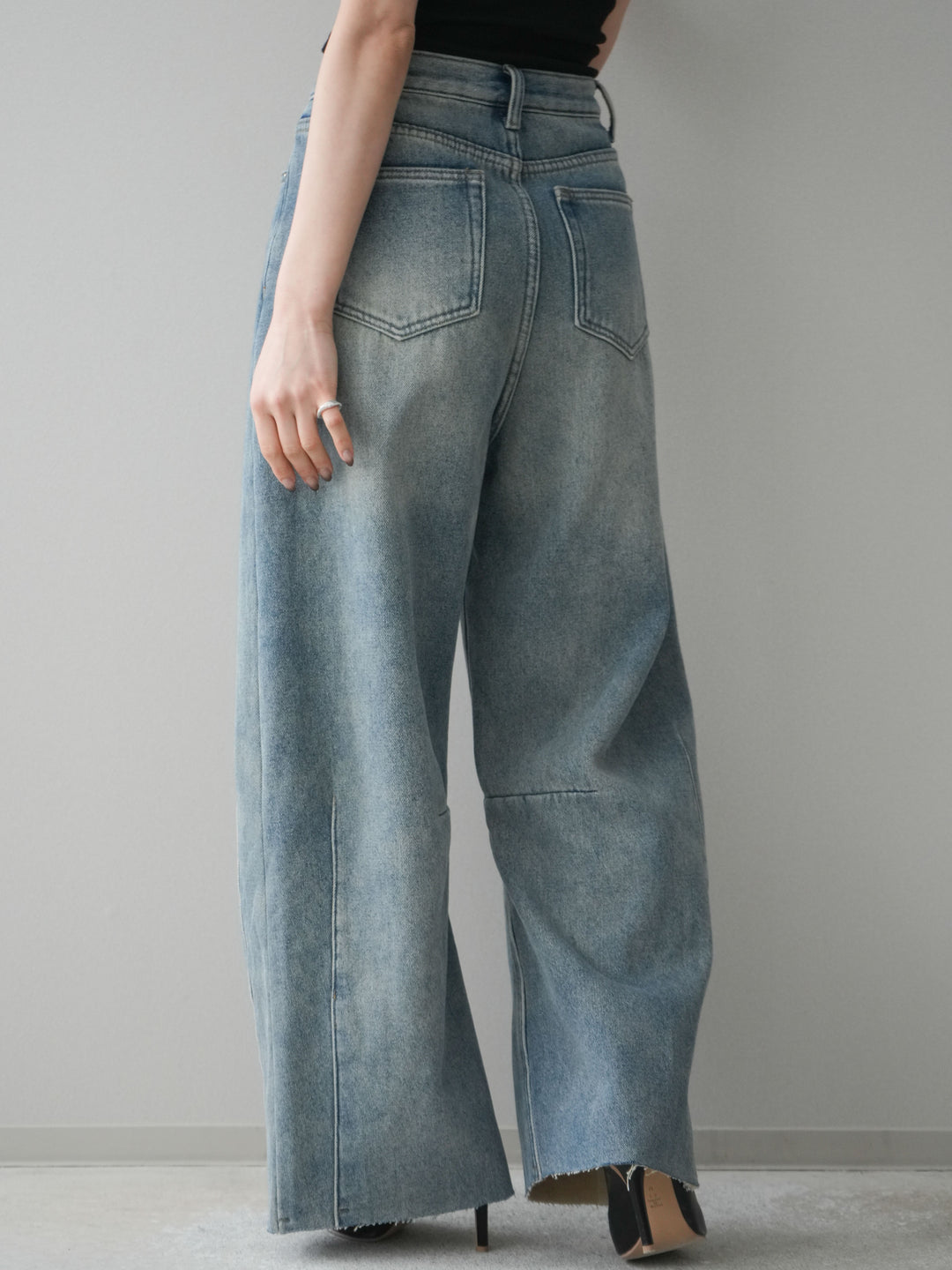 [予約]裏起毛カットオフカーブデニムパンツ/blue