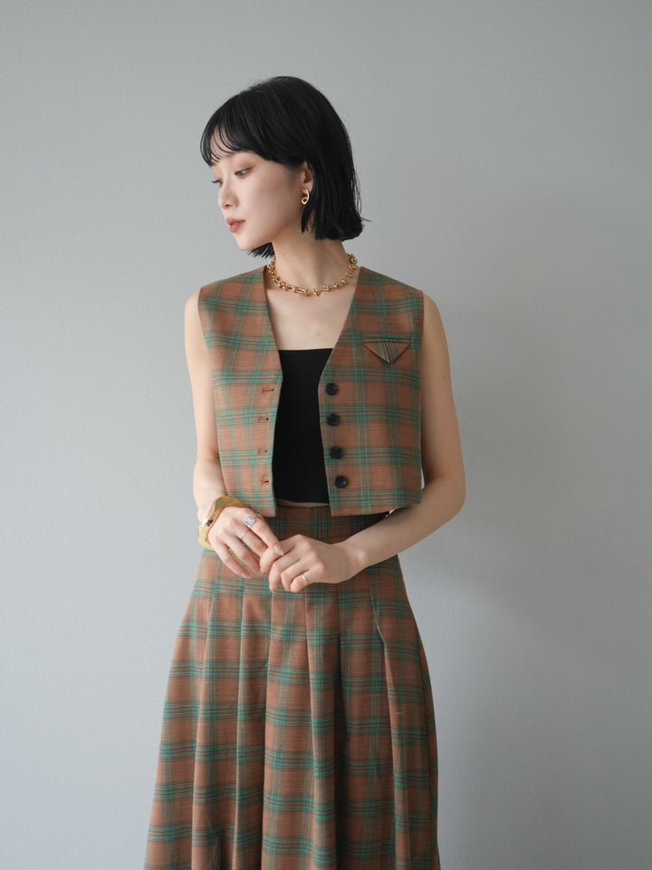 [SET]チェック柄ベスト＆フロントスリットタックスカートSET UP+カップ付テレコリブベアキャミソール(2set)