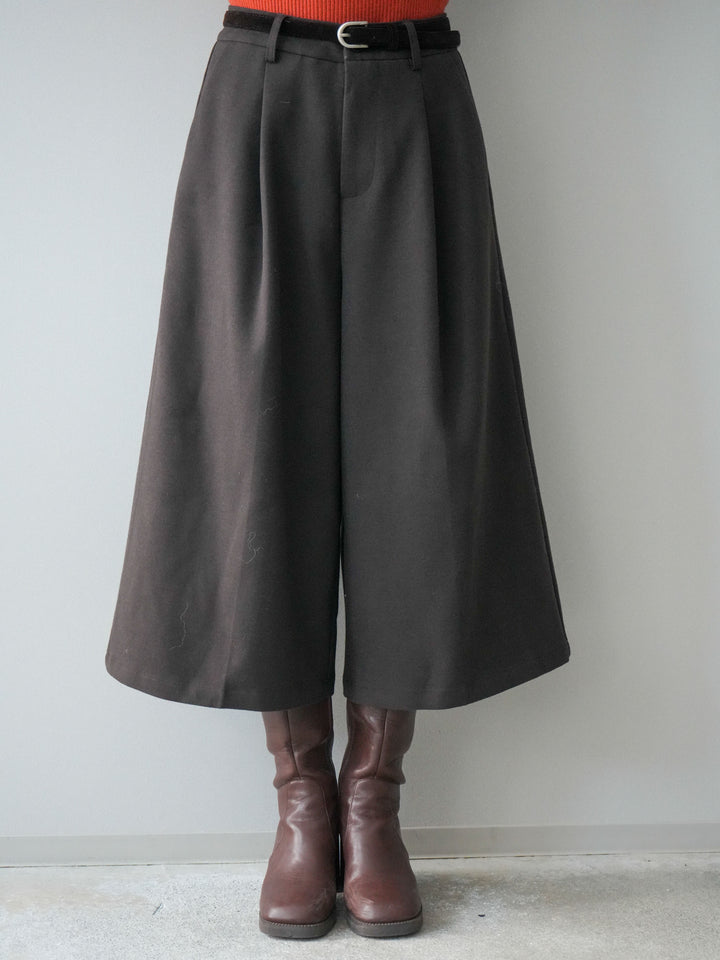 [予約]ベルト付ウールタッチミディアムパンツ/brown