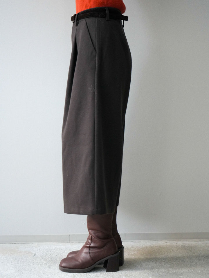 [予約]ベルト付ウールタッチミディアムパンツ/brown