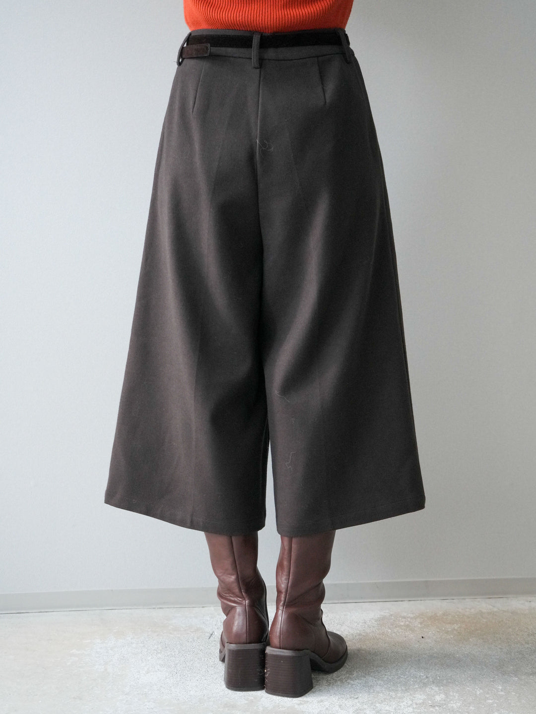 [予約]ベルト付ウールタッチミディアムパンツ/brown
