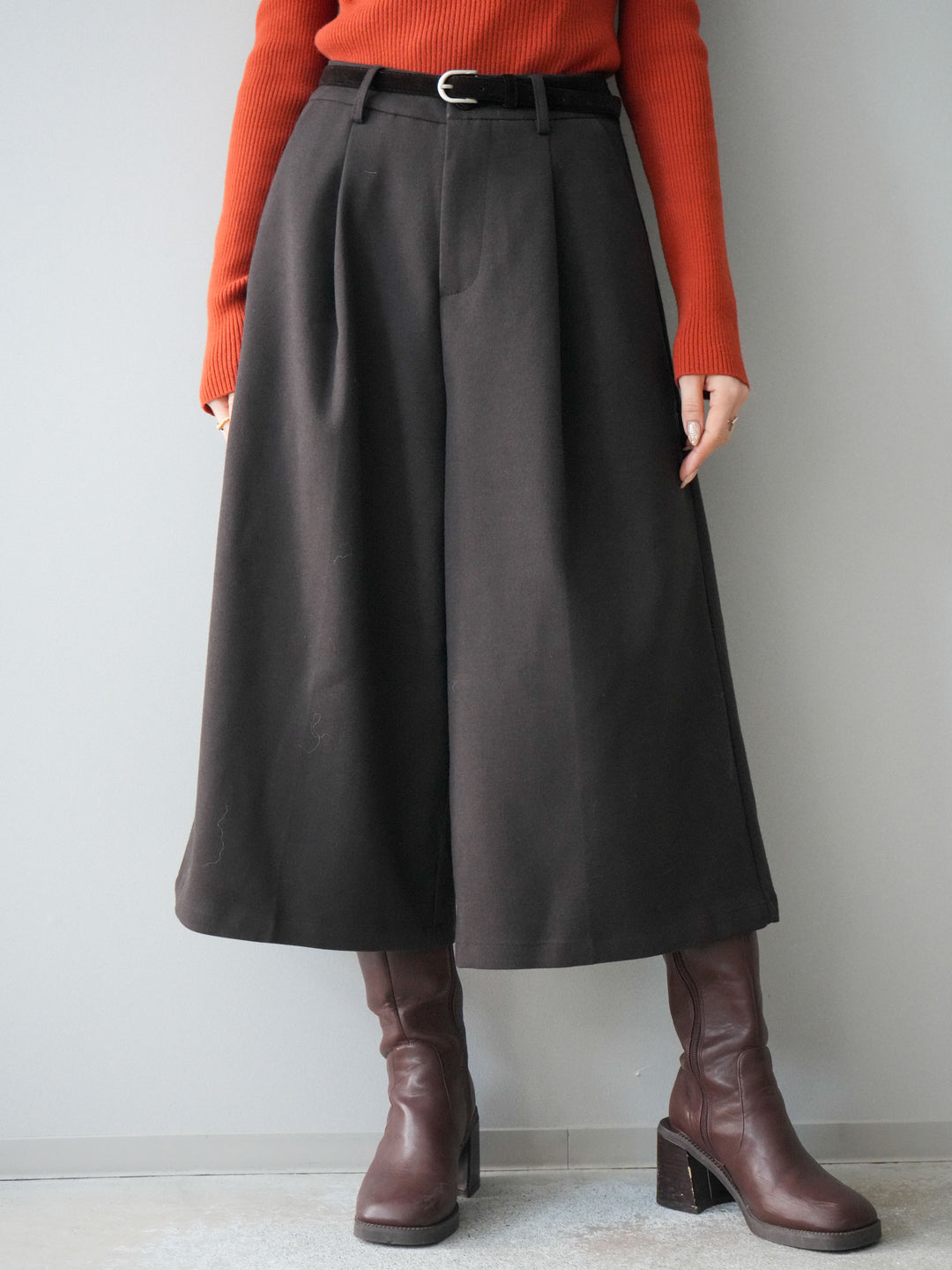 [予約]ベルト付ウールタッチミディアムパンツ/brown