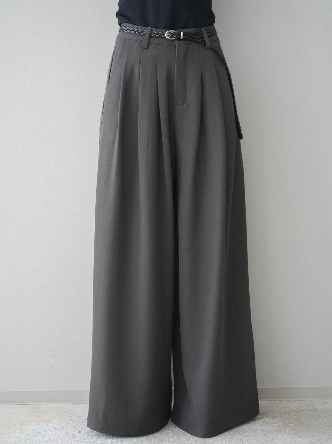 [予約]編み込みベルト付タックワイドパンツ/gray