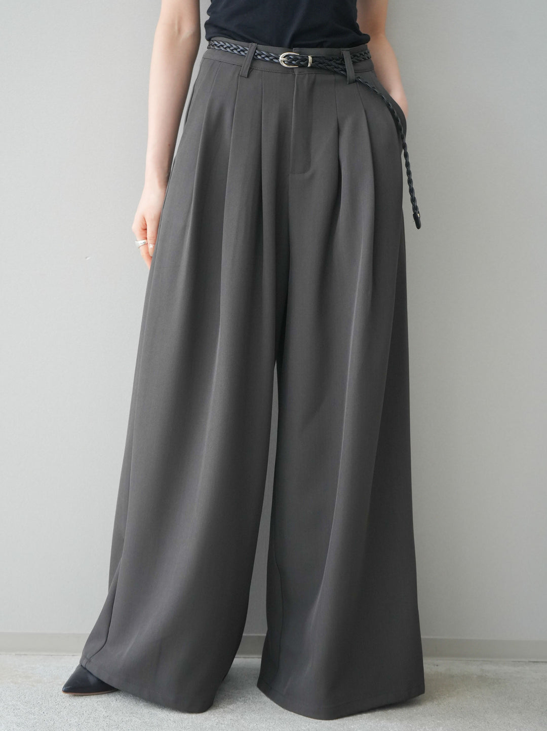 [予約]編み込みベルト付タックワイドパンツ/gray