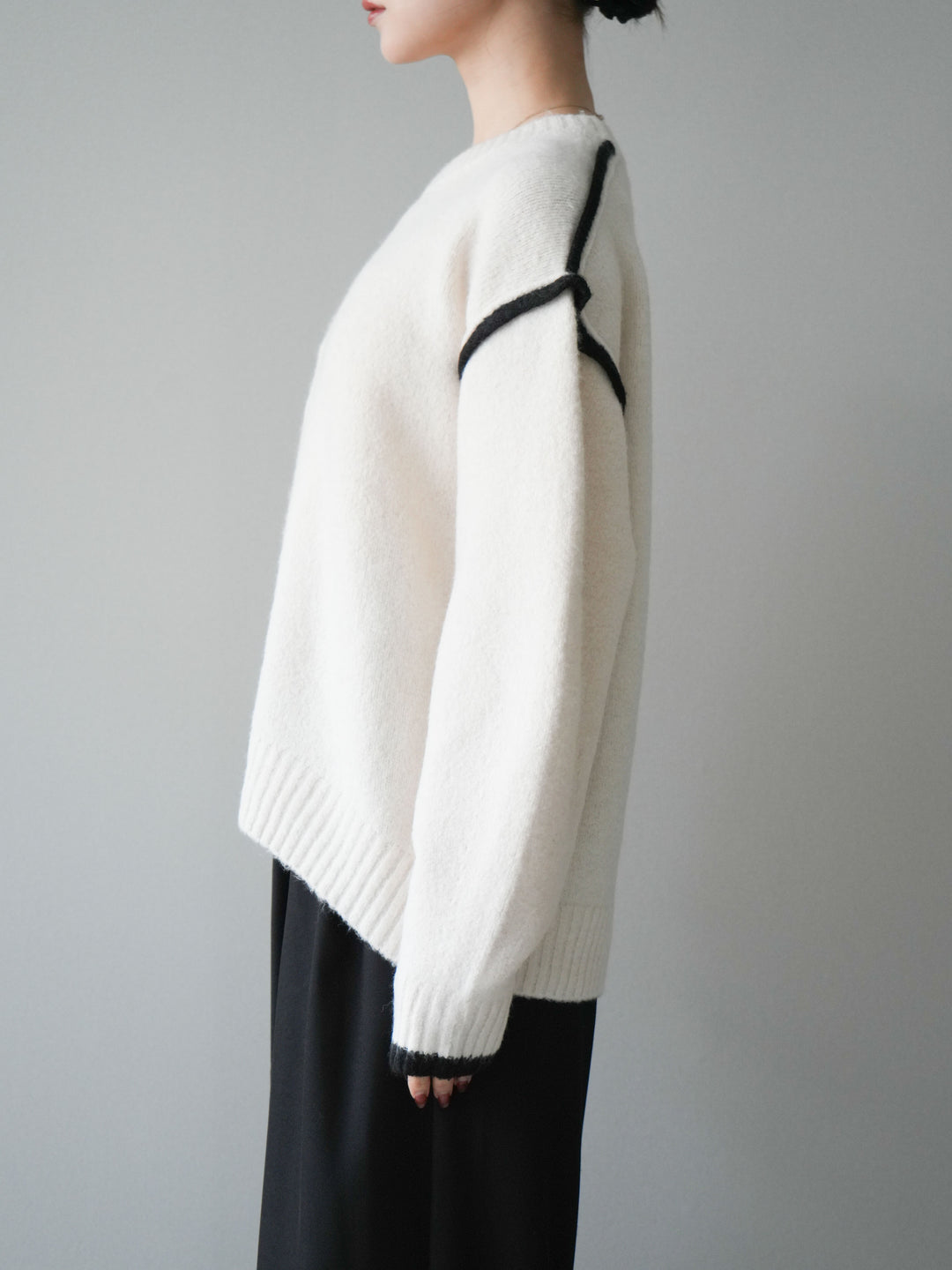[予約]バイカラーパイピングニットプルオーバー/ivory