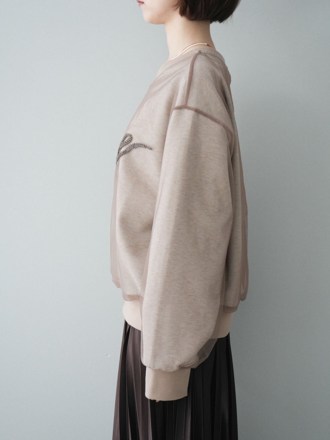 [予約]チュールレイヤードロゴスエットプルオーバー/beige