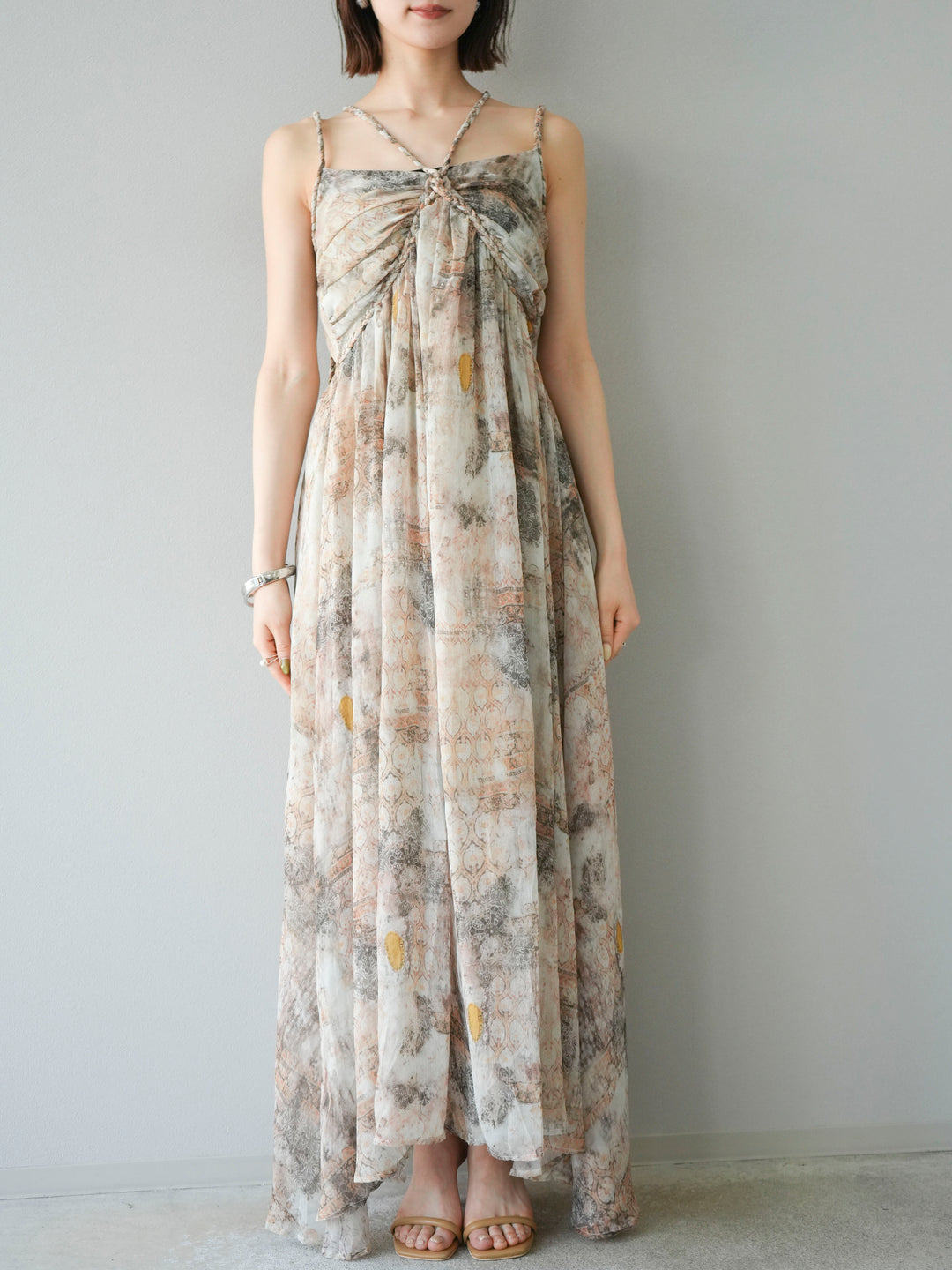 [予約]編み込みショルダーニュアンス柄シフォンワンピース/ベージュ