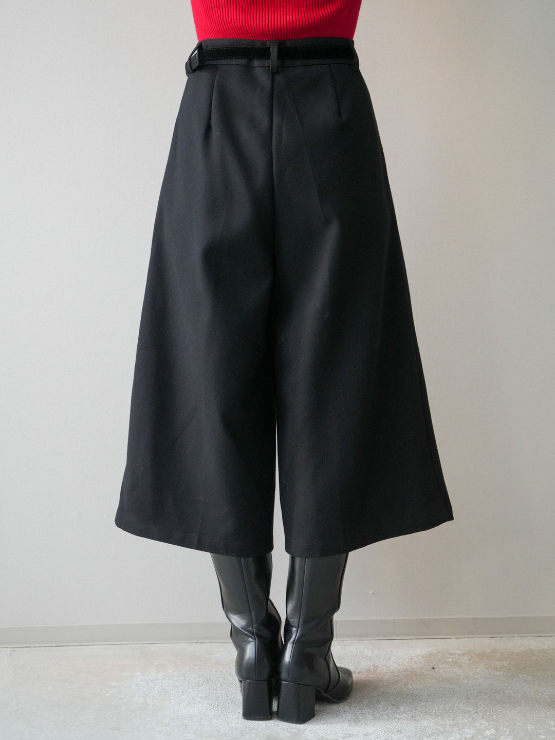 [予約]ベルト付ウールタッチミディアムパンツ/black