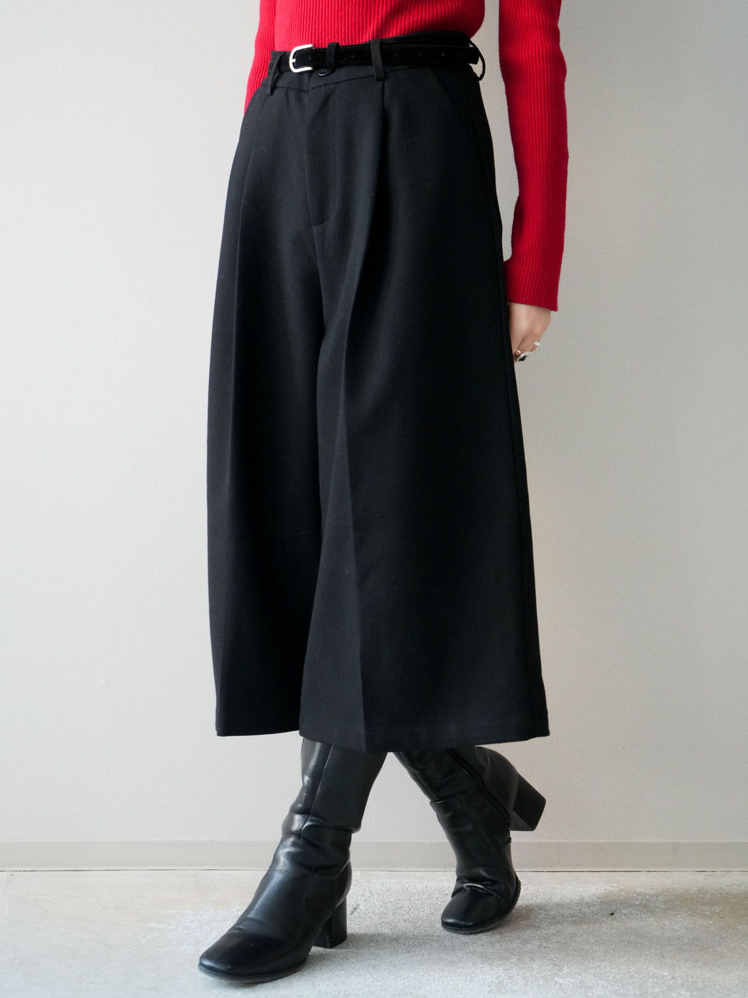 [予約]ベルト付ウールタッチミディアムパンツ/black