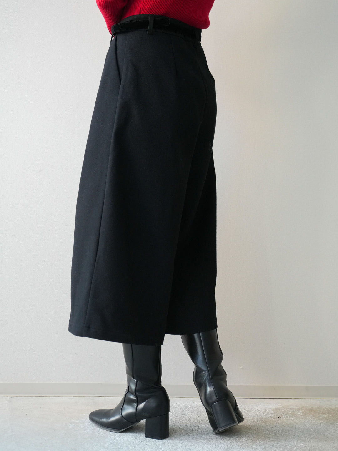 [予約]ベルト付ウールタッチミディアムパンツ/black