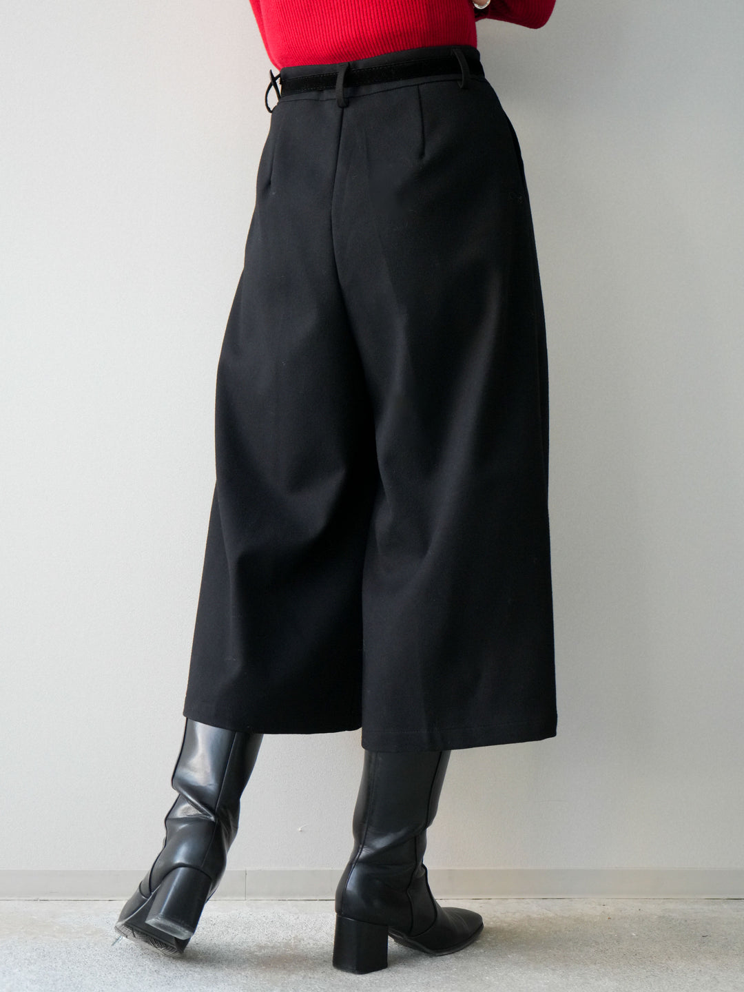 [予約]ベルト付ウールタッチミディアムパンツ/black