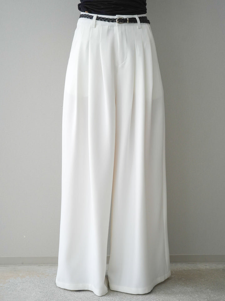 [予約]編み込みベルト付タックワイドパンツ/white