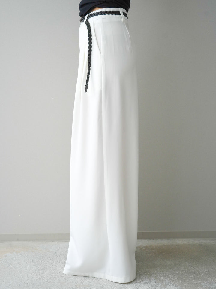 [予約]編み込みベルト付タックワイドパンツ/white
