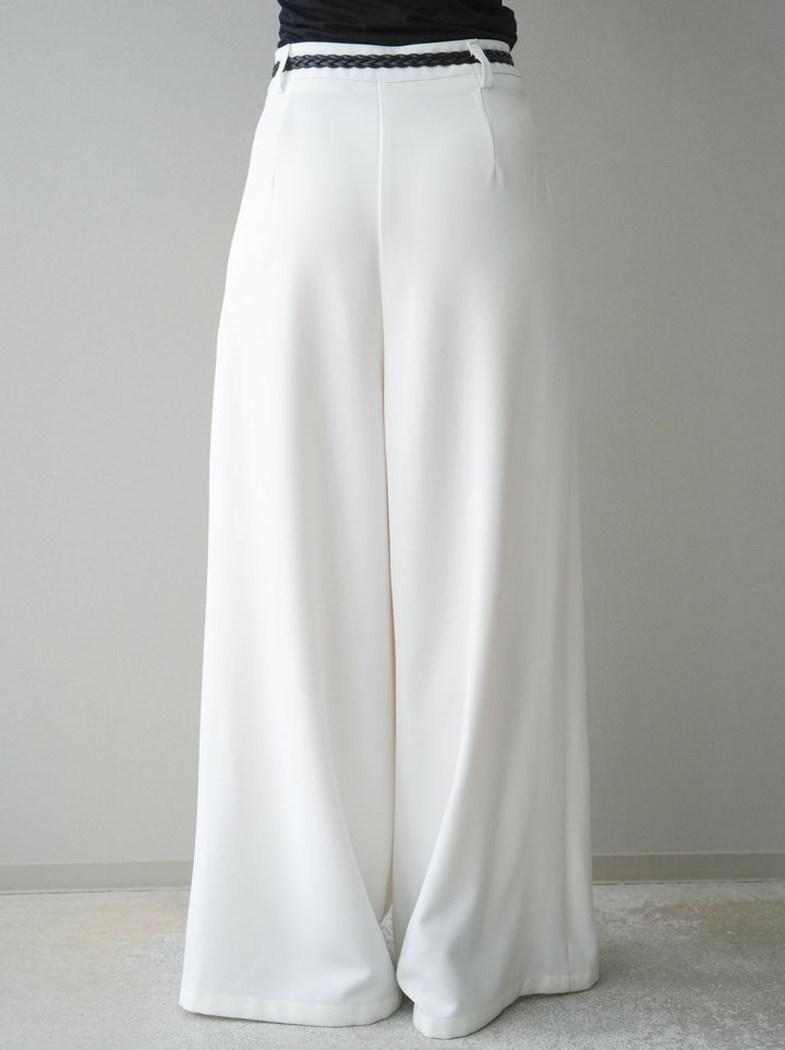 [予約]編み込みベルト付タックワイドパンツ/white