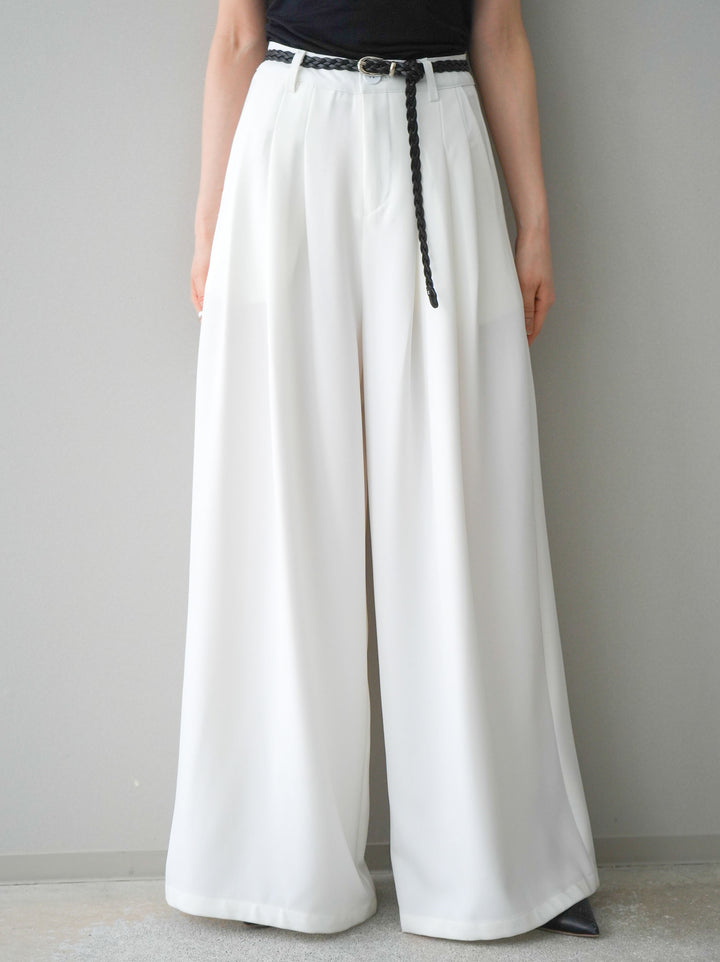 [予約]編み込みベルト付タックワイドパンツ/white