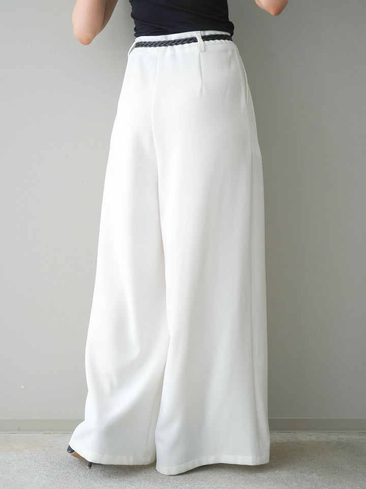 [予約]編み込みベルト付タックワイドパンツ/white