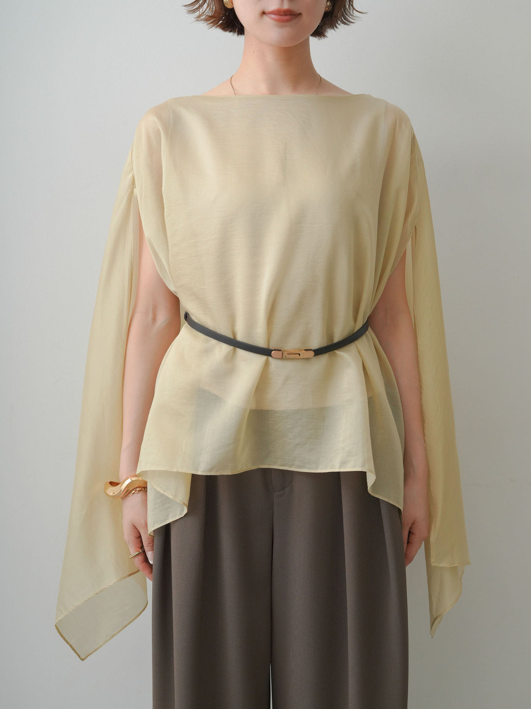 [予約]ベルト付シアーケープレイヤードブラウス/khaki