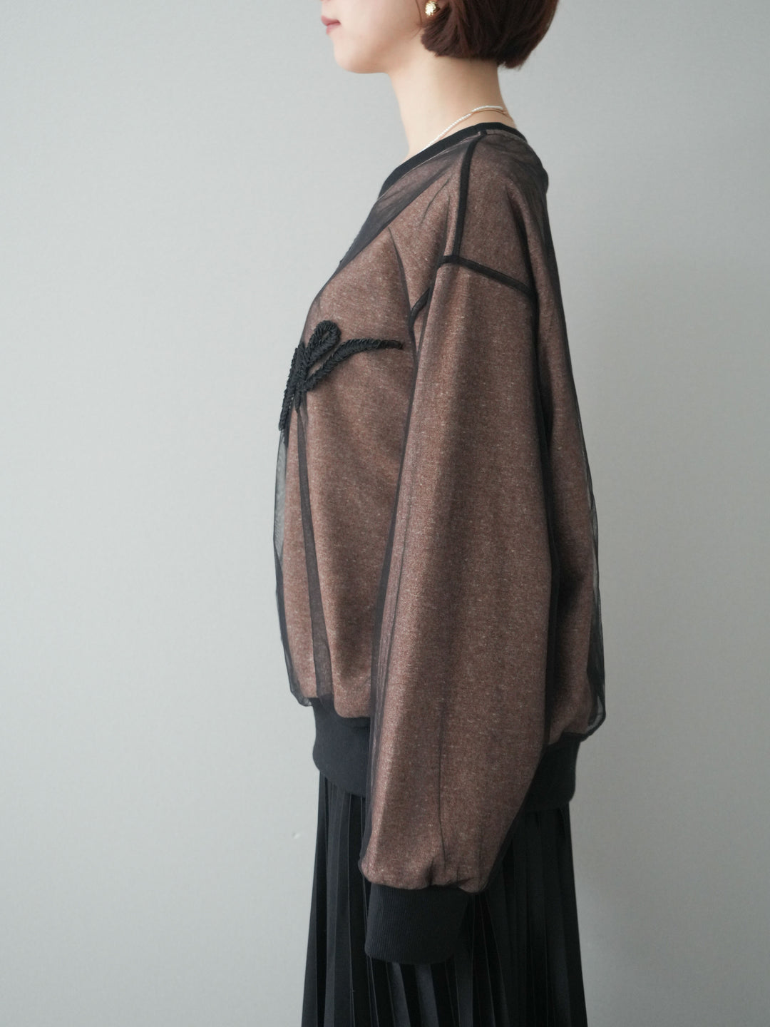 [予約]チュールレイヤードロゴスエットプルオーバー/brown