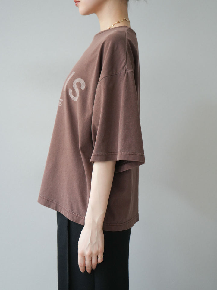 [予約]ピグメントロゴプリントTシャツ/ブラウン