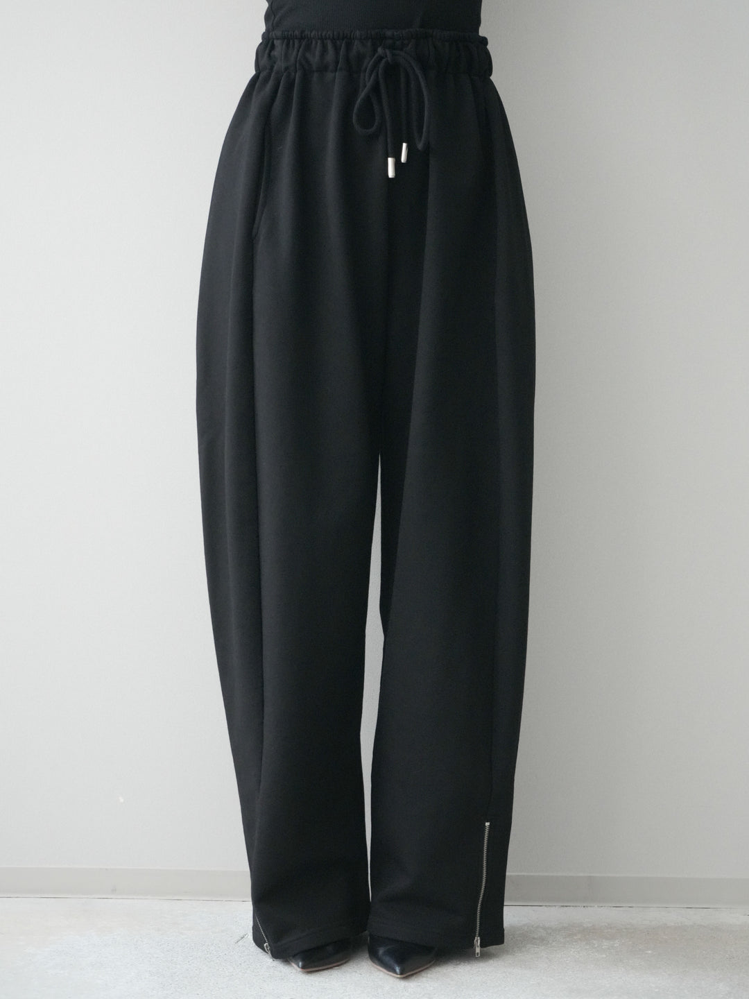 [予約]裾ZIPスエットワイドパンツ/black