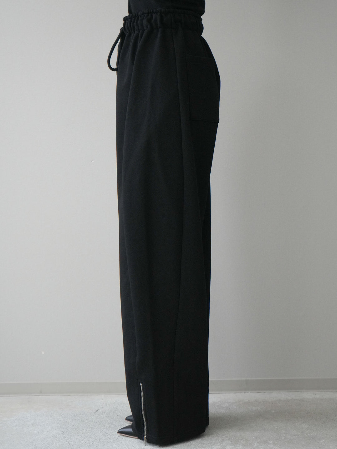 [予約]裾ZIPスエットワイドパンツ/black