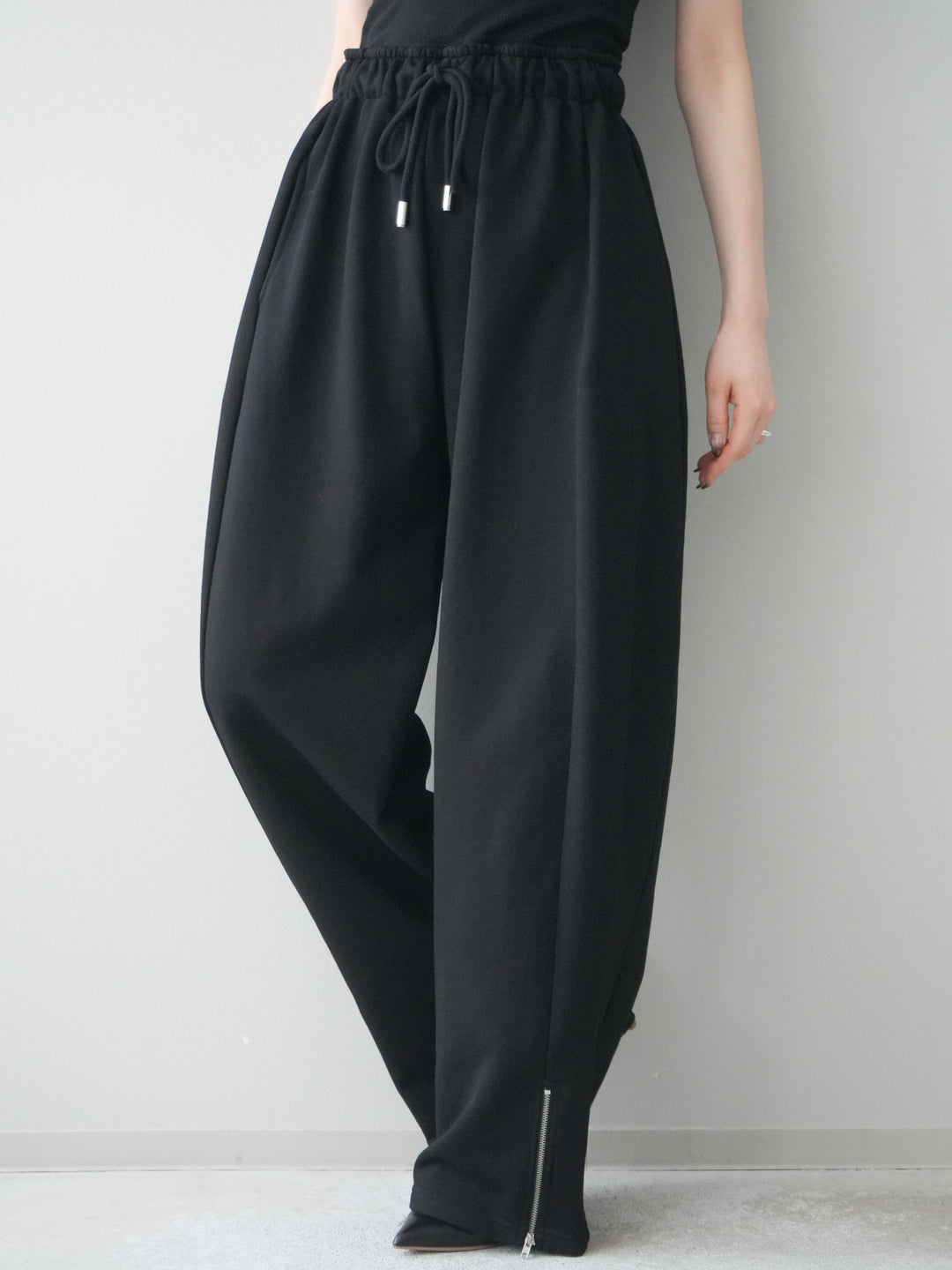 [予約]裾ZIPスエットワイドパンツ/black