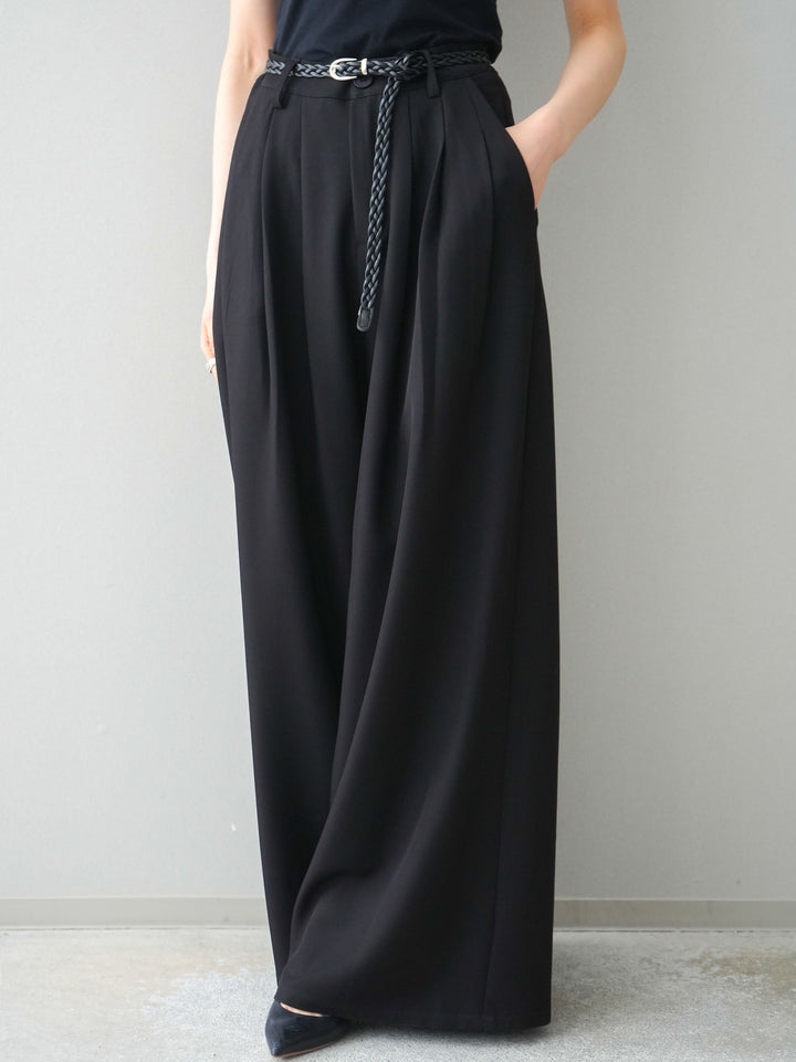 [予約]編み込みベルト付タックワイドパンツ/black