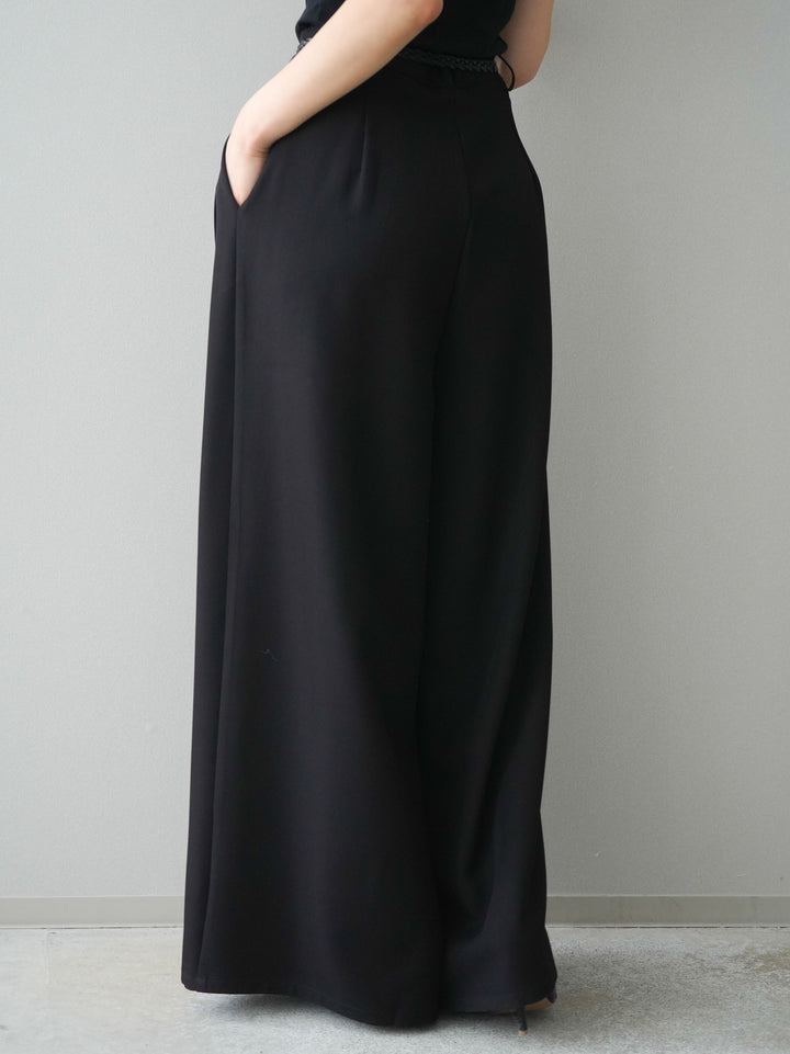 [予約]編み込みベルト付タックワイドパンツ/black