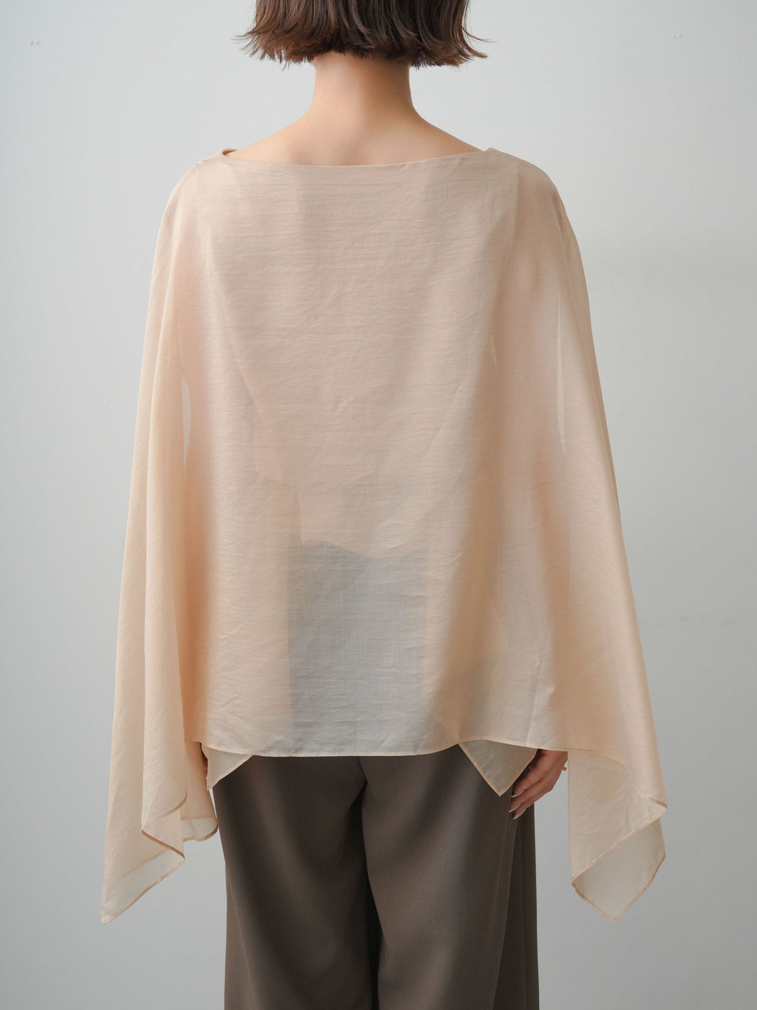 [予約]ベルト付シアーケープレイヤードブラウス/beige