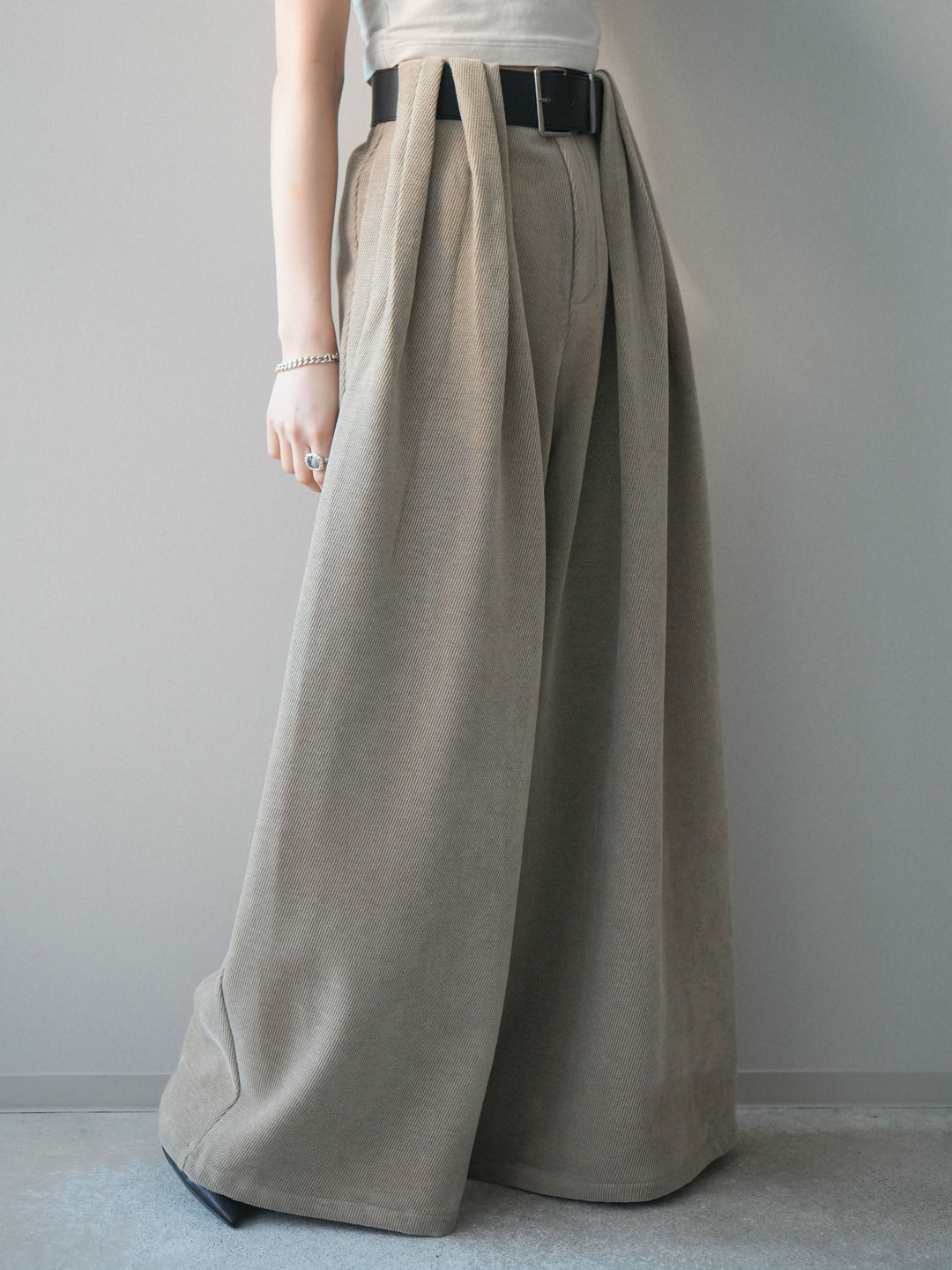 [予約]ベルトデザインループコールテンワイドパンツ(ベルト付き)/beige